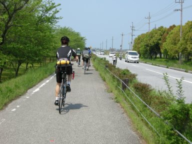湖周道路
